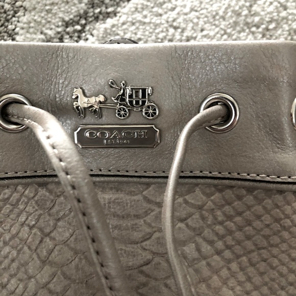 Coach Bucket Bag - Picture 3 of 10